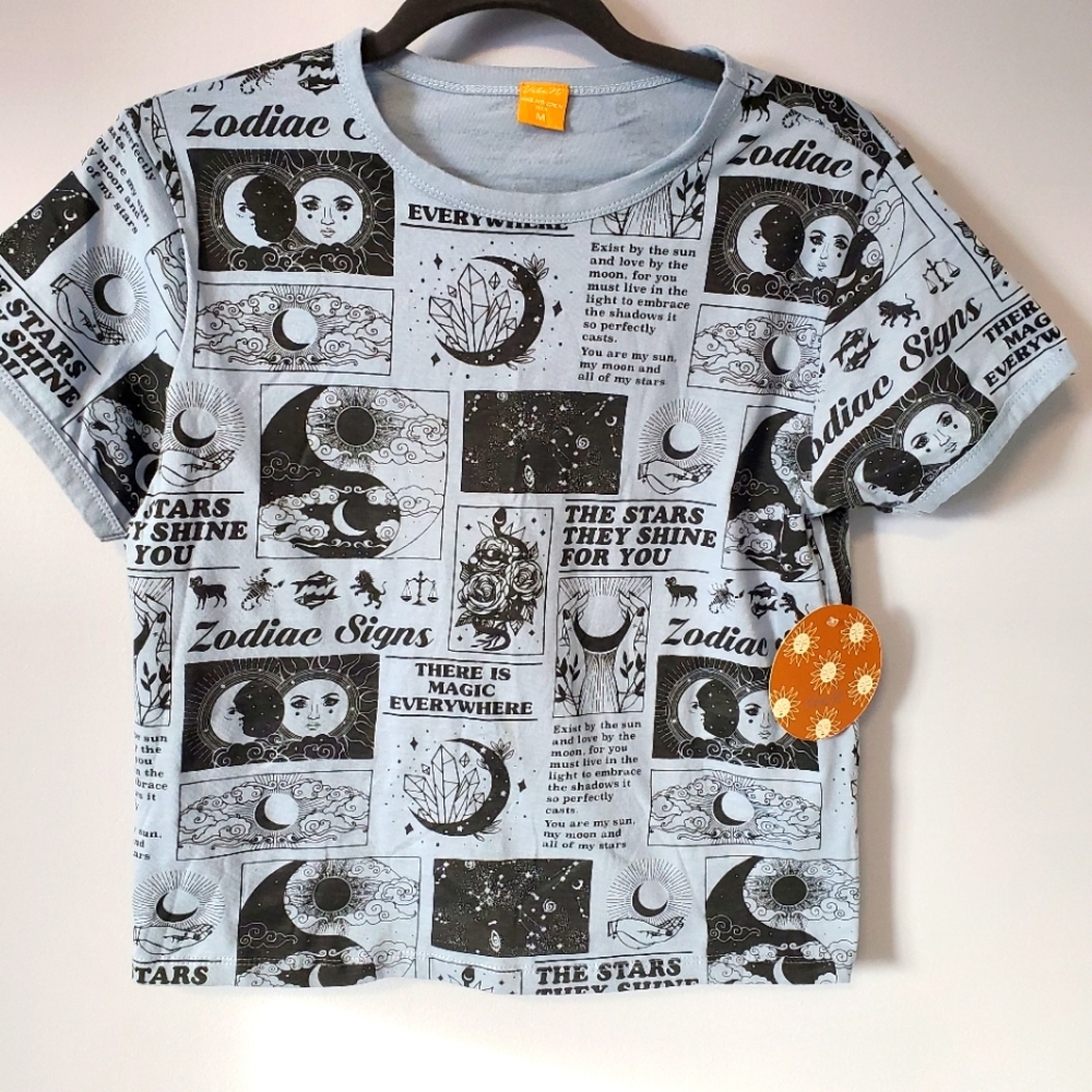 🌙Zodiac Tee Size Med NWT